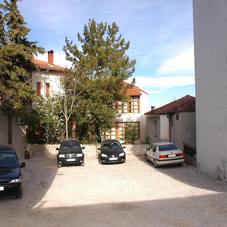 Guesthouse Papanikolaou Litóchoron Esterno foto